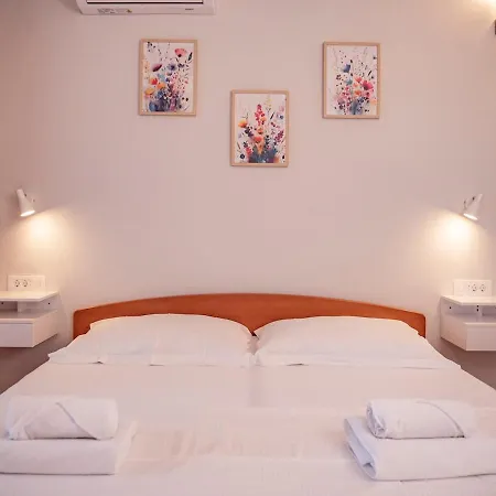 Jaksa-center Of Town Hvar Апартаменти *