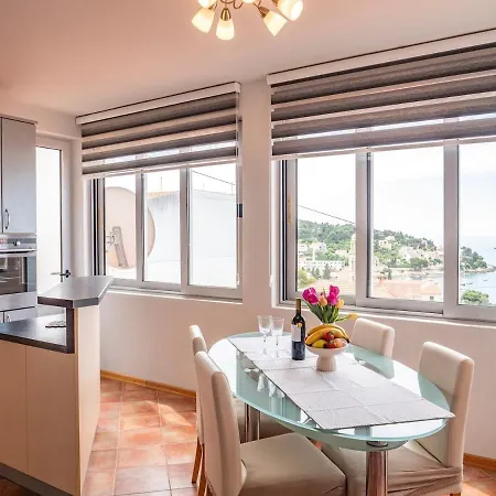 Jaksa-center Of Town Hvar * Χβαρ