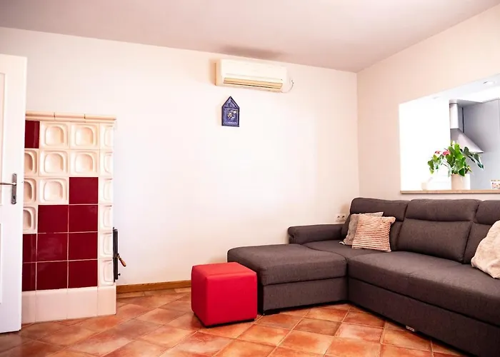 Jaksa-center Of Town Hvar Daire